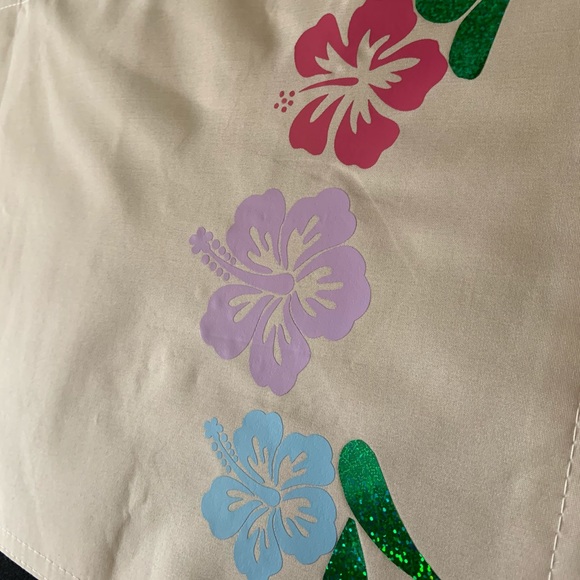 “Hummingbird” table runner 🌸🌺 - Picture 2 of 7